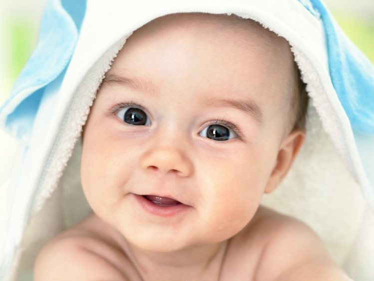 सांवले बच्चेशिशु को कैसे बनाएं गोरा - Skin whitening method for a baby boy or a girl